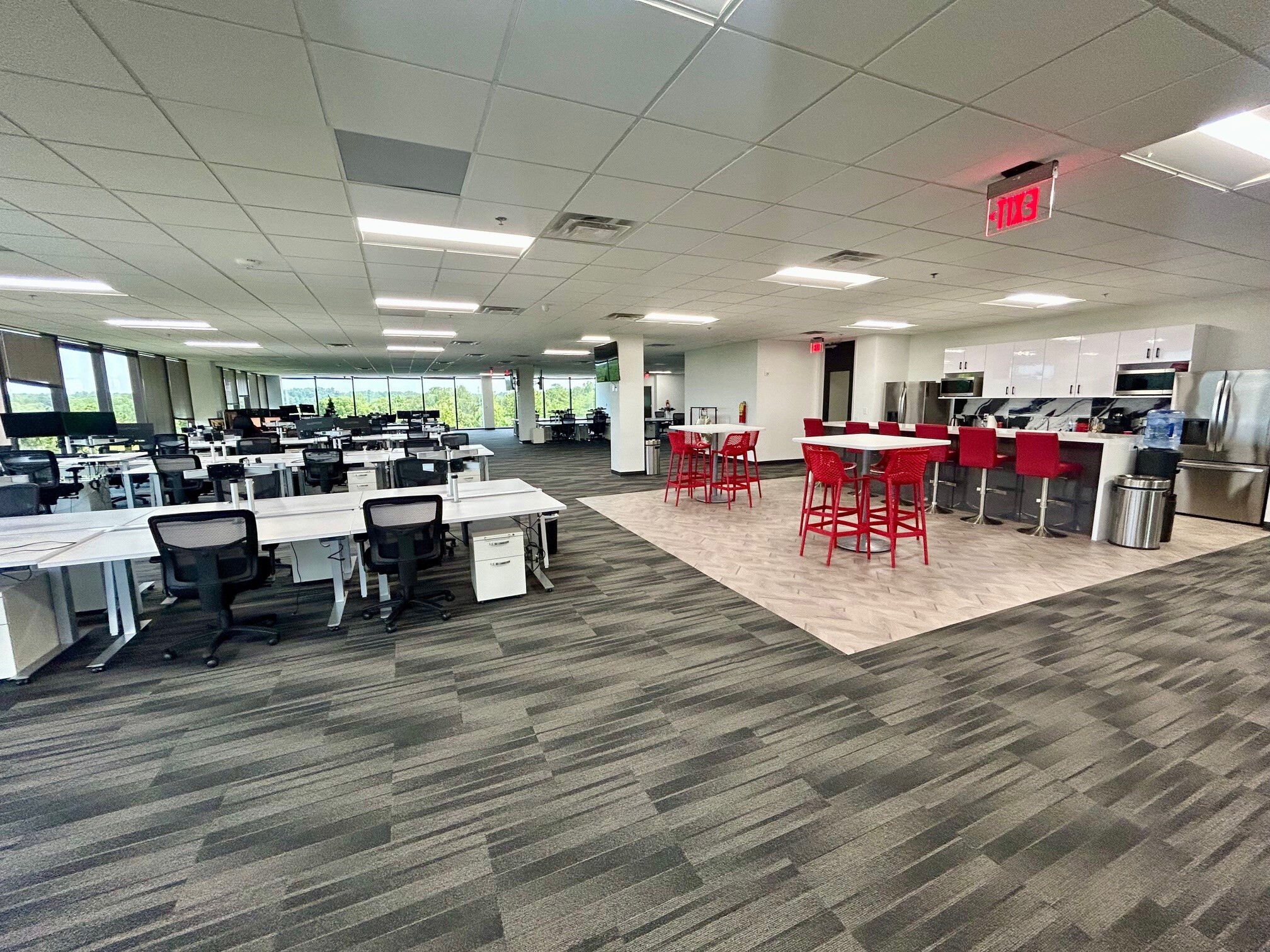 9040 Roswell Rd, Atlanta, GA for lease Interior Photo- Image 1 of 3