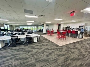 9040 Roswell Rd, Atlanta, GA for lease Interior Photo- Image 1 of 3