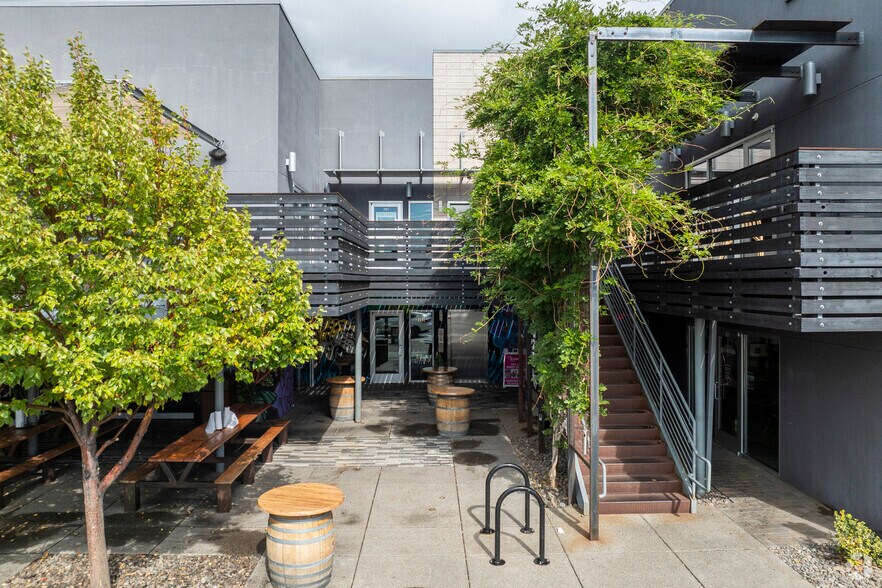 777 S Center St, Reno, NV à louer - Photo du bâtiment - Image 3 de 5