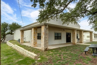 14101 Hwy 290 W, Austin, TX à louer Photo du bâtiment- Image 1 de 5