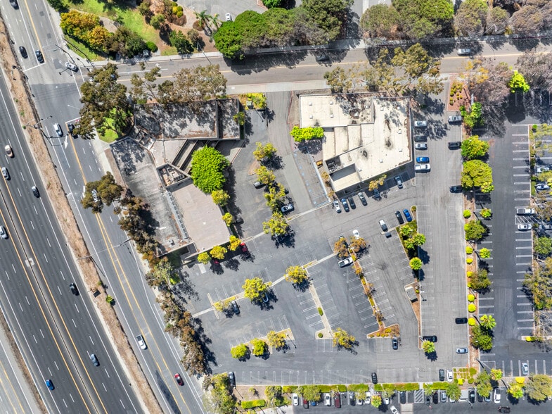 2095 W Vista Way, Vista, CA for lease - Building Photo - Image 2 of 7