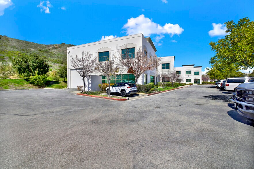 232 Avenida Fabricante, San Clemente, CA à louer - Photo du bâtiment - Image 2 de 10