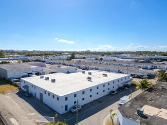 Plus de détails pour 6899 NE 4th Ave, Miami, FL - Industriel à louer
