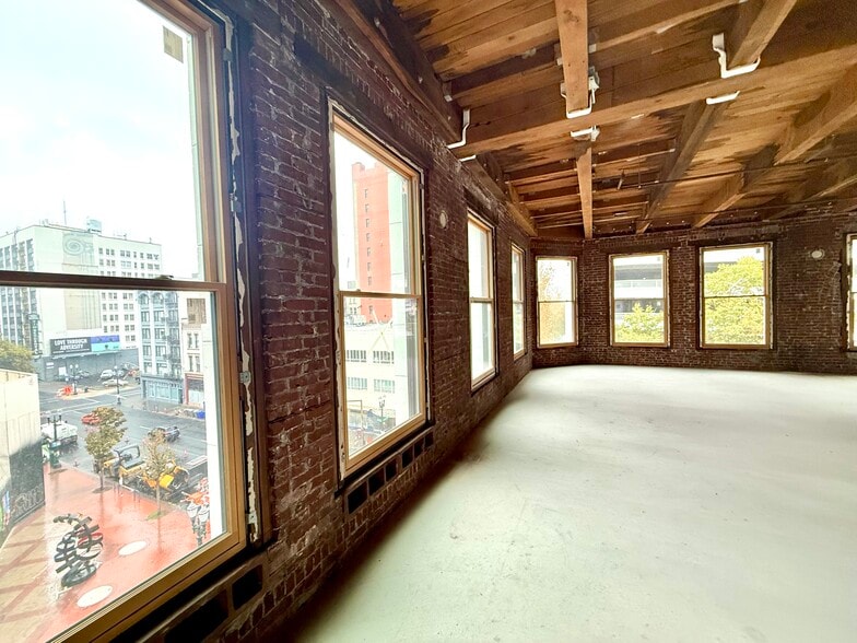 404-418 SW Washington St, Portland, OR for sale - Building Photo - Image 2 of 9