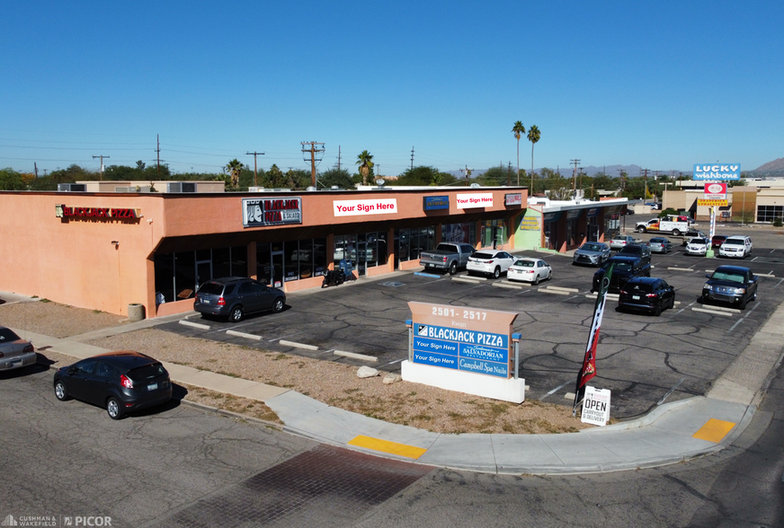 2505-2517 N Campbell Ave, Tucson, AZ à louer - Photo du bâtiment - Image 1 de 6