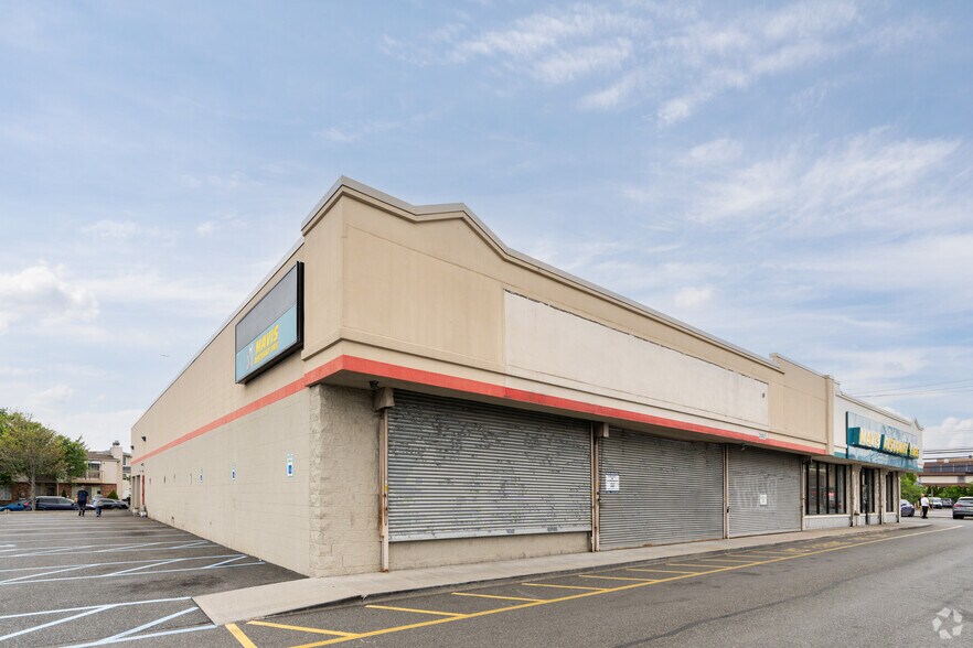 2040-2060 Forest Ave, Staten Island, NY for lease - Building Photo - Image 3 of 7