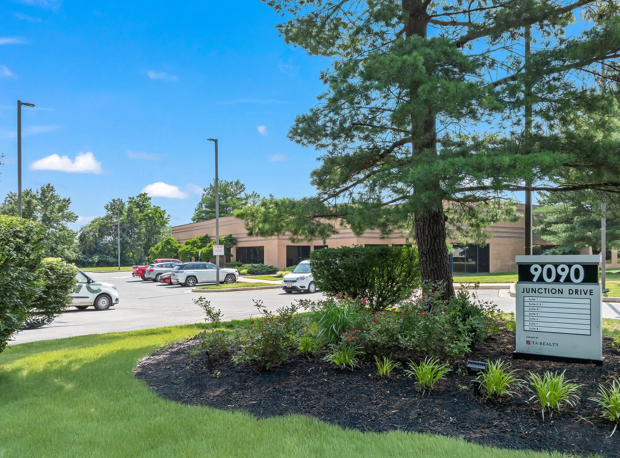 9090 Junction Dr, Annapolis Junction, MD for lease Primary Photo- Image 1 of 4