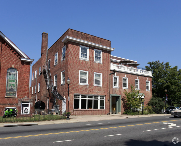 300 W Main St, Charlottesville, VA à vendre - Photo principale - Image 1 de 1