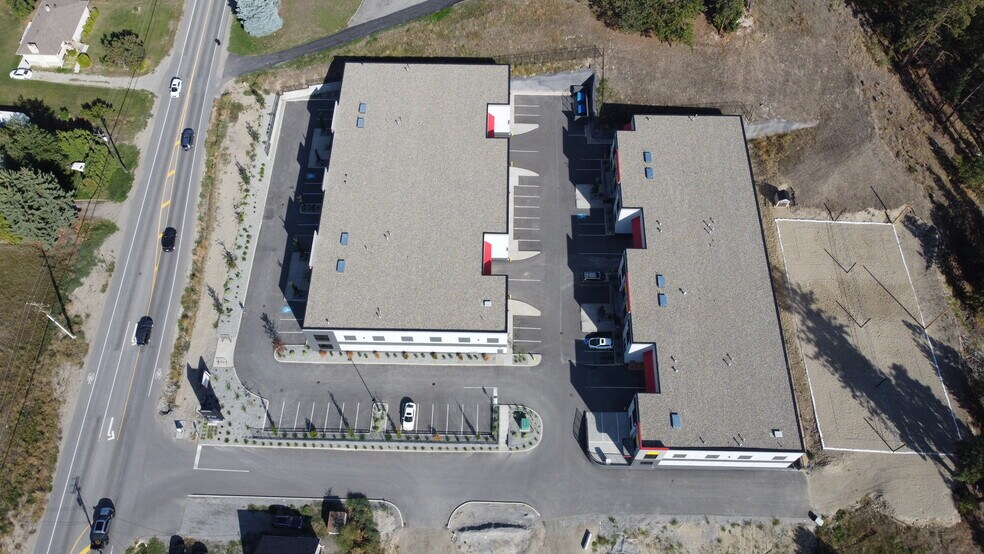 5000 Silver Star Rd, Vernon, BC à louer - Photo du bâtiment - Image 3 de 37