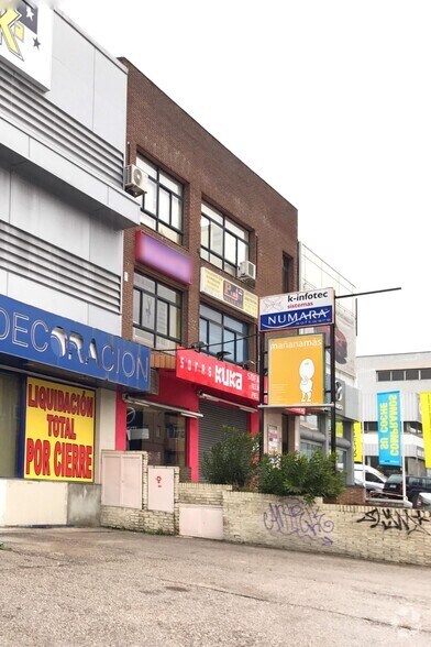 Avenida Juan Carlos i, 40, Collado Villalba, Madrid à vendre - Photo du bâtiment - Image 2 de 2