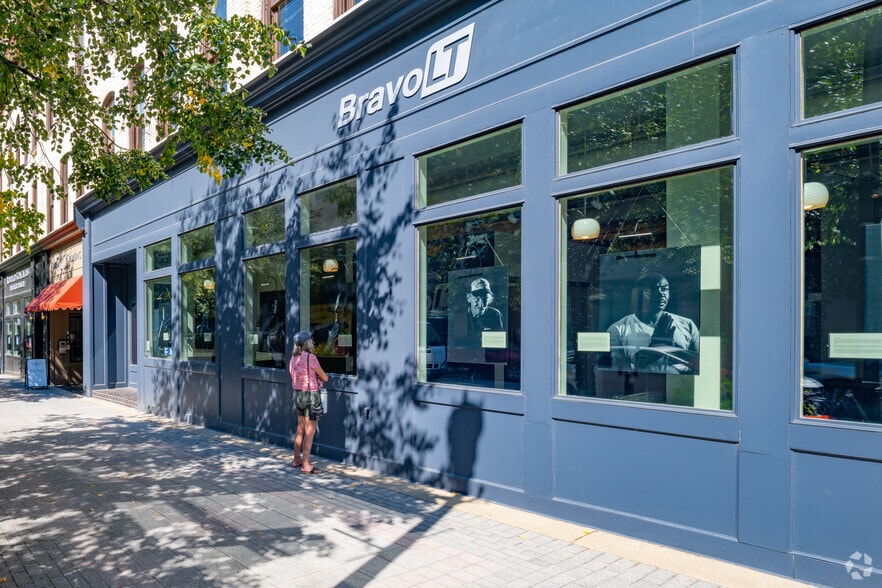 40 Monroe Center St NW, Grand Rapids, MI for lease - Building Photo - Image 3 of 6