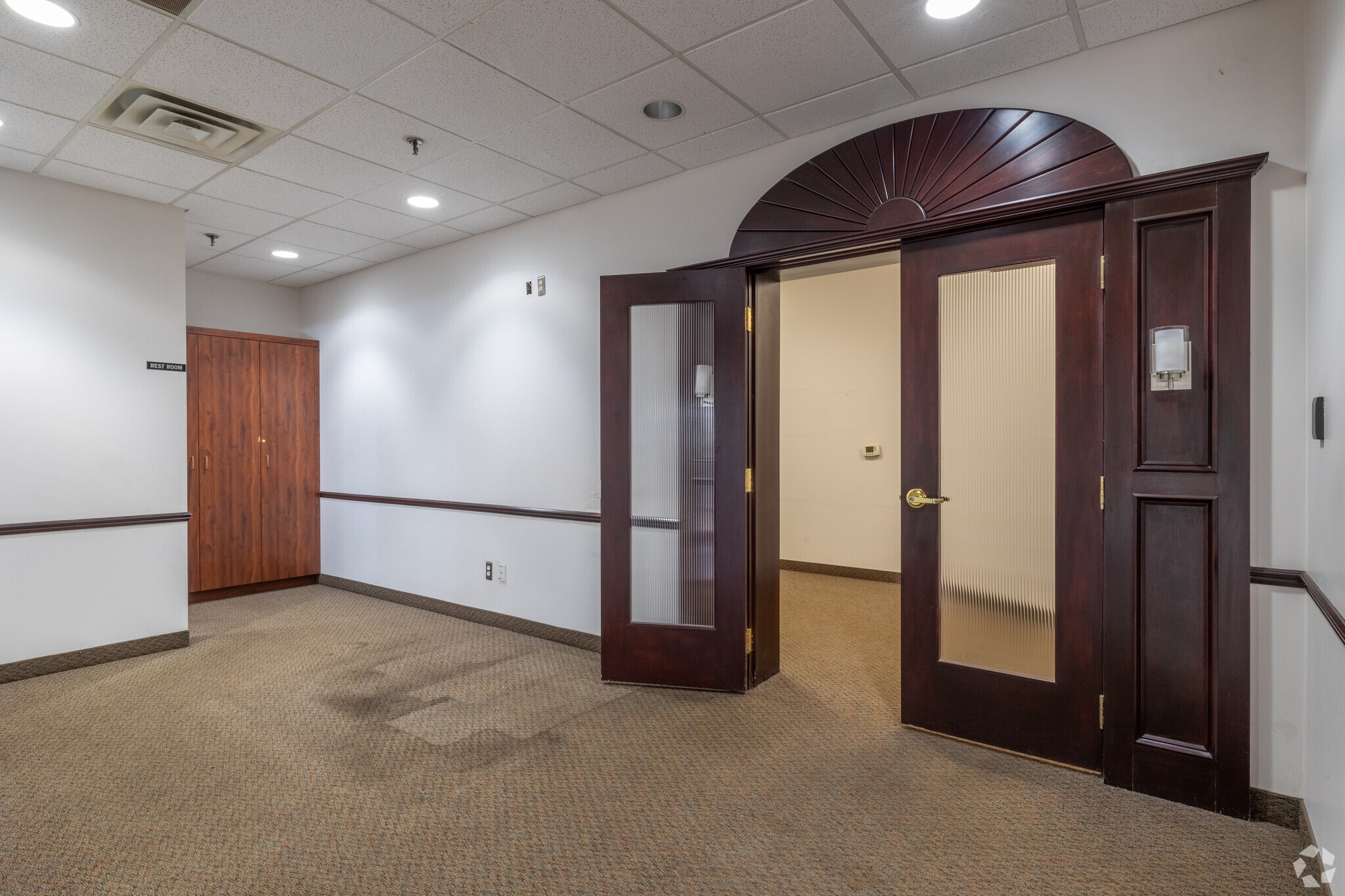 43155-43159 W 9 Mile Rd, Novi, MI for lease Interior Photo- Image 1 of 6