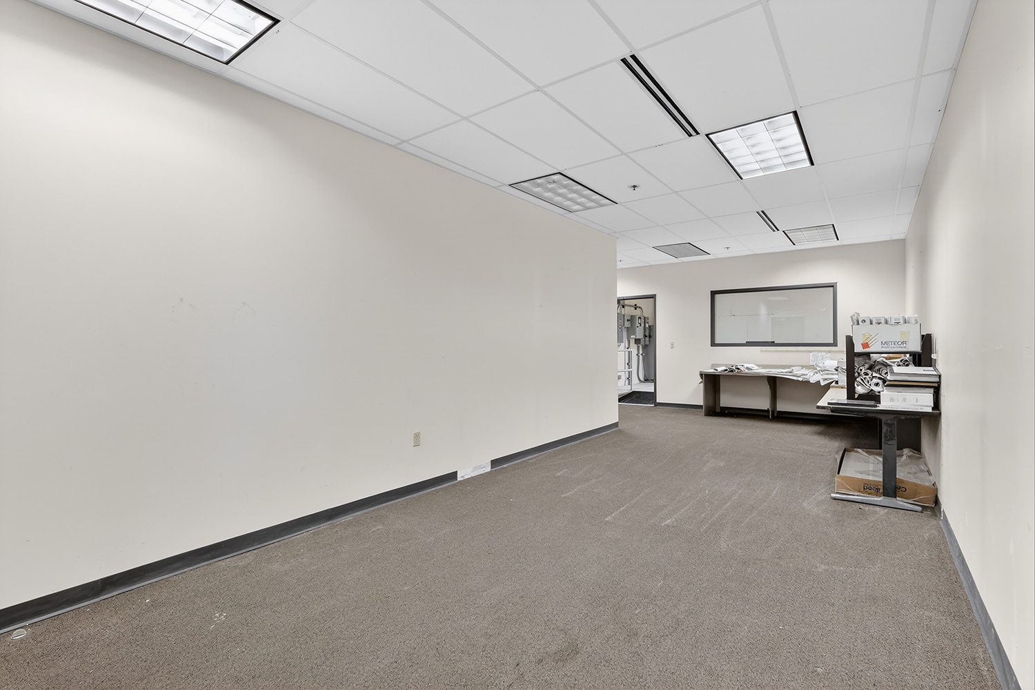 12855 N 40 Dr, Saint Louis, MO for lease Interior Photo- Image 1 of 11