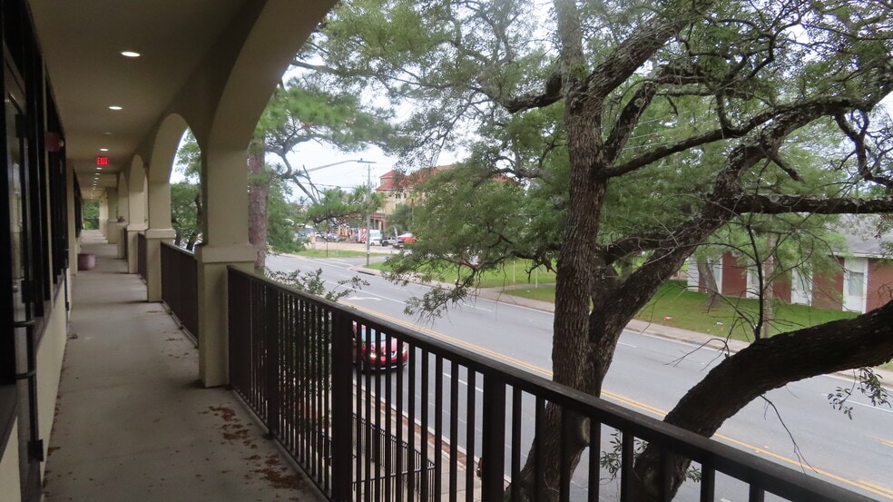 139 Beal Pky SE, Fort Walton Beach, FL for lease - Building Photo - Image 3 of 16