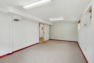 131 Main St, Hatfield, MA à louer Photo intérieure- Image 2 de 2