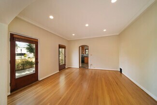 Plus de détails pour 2003 N Broadway, Santa Ana, CA - Bureau à louer