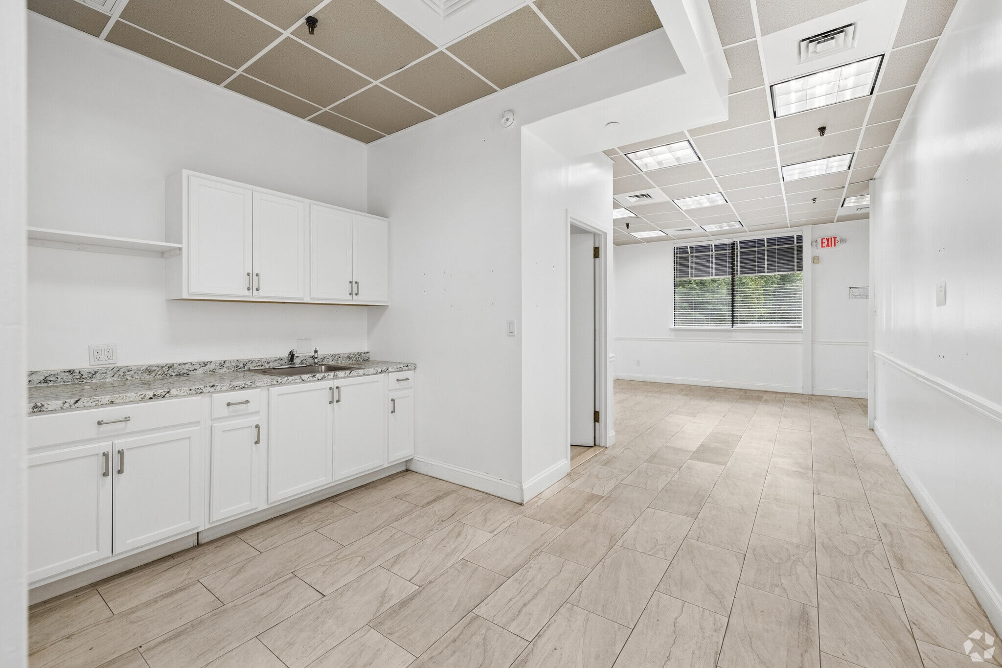 949-955 Yonkers Ave, Yonkers, NY for lease Interior Photo- Image 1 of 1