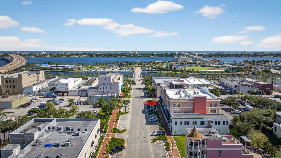 115 Magnolia Ave, Daytona Beach, FL à vendre - Photo du bâtiment - Image 3 de 26