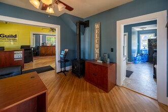 636 NW Cedar Ave, Redmond, OR for lease Interior Photo- Image 2 of 3
