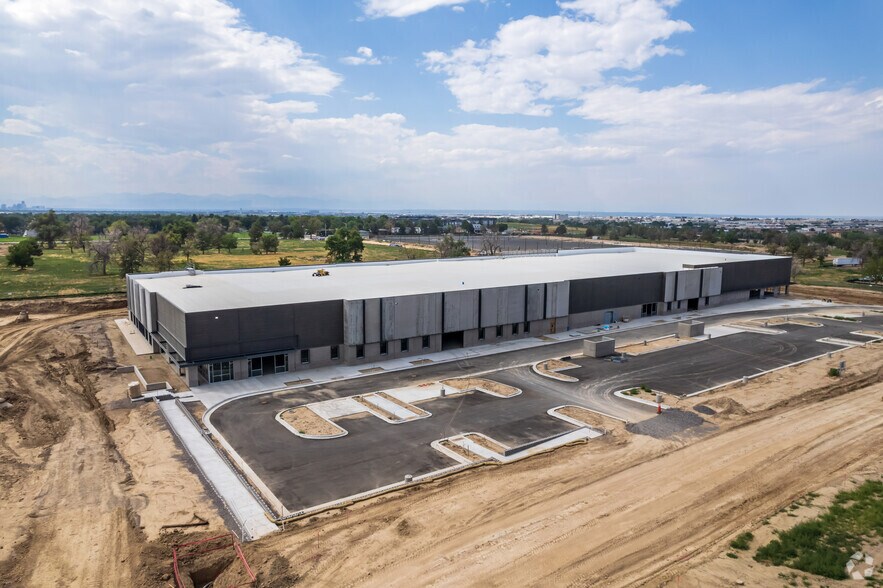 2251 N Revere St, Aurora, CO à louer - Photo du bâtiment - Image 3 de 15