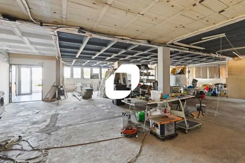 Flex in Nanterre for sale - Building Photo - Image 1 of 2