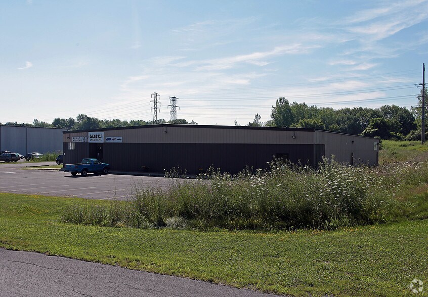 2 Dwight Park Dr, Solvay, NY à louer - Photo du bâtiment - Image 2 de 2