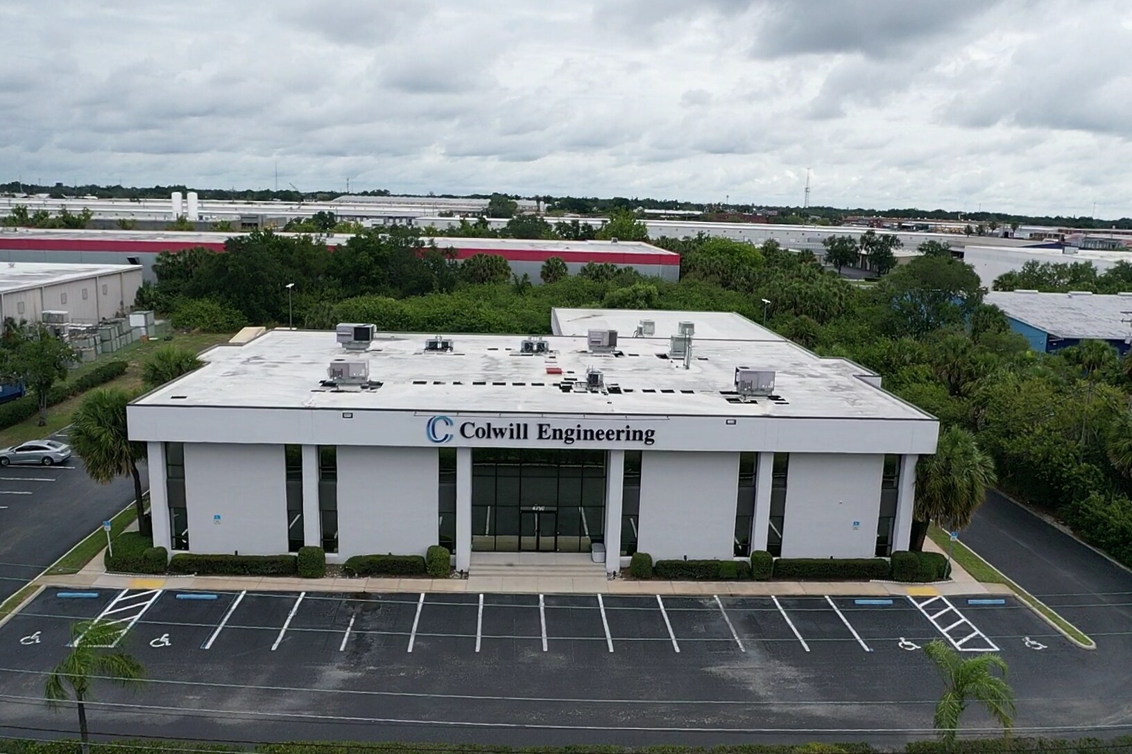 4750 E Adamo Dr, Tampa, FL à vendre Photo du bâtiment- Image 1 de 12
