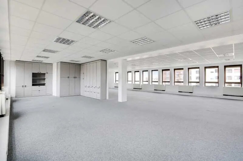Office in Clichy for lease - Building Photo - Image 3 of 9
