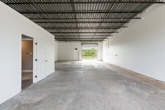 12950 58th St N, Clearwater, FL for lease Interior Photo- Image 2 of 7