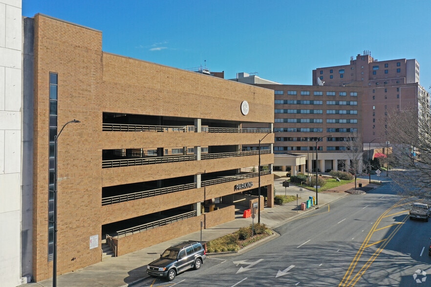 135 S Main St, High Point, NC for sale - Building Photo - Image 2 of 17