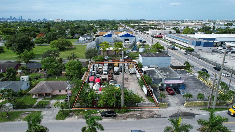 3158 NW 71st St, Miami, FL à vendre - Photo du bâtiment - Image 3 de 5