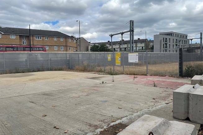 North Woolwich Rd, Londres à louer - Photo du bâtiment - Image 3 de 8
