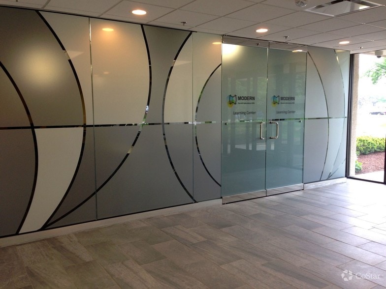 500 Stephenson Hwy, Troy, MI for lease - Interior Photo - Image 2 of 10