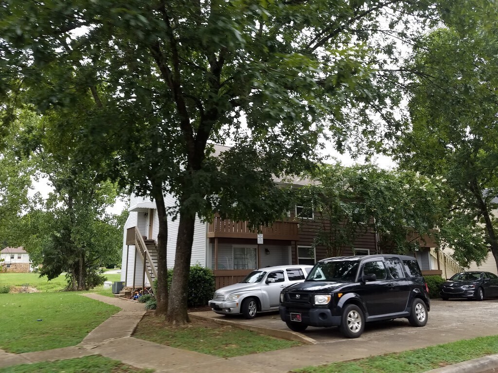 Huntsville SE Multifamily Portfolio portefeuille de 3 propriétés à vendre sur LoopNet.ca Photo principale- Image 1 de 38
