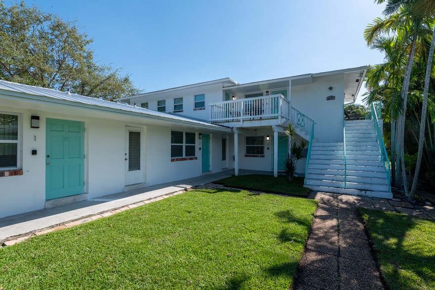 820 NE 21st Dr, Wilton Manors, FL for sale - Building Photo - Image 2 of 54