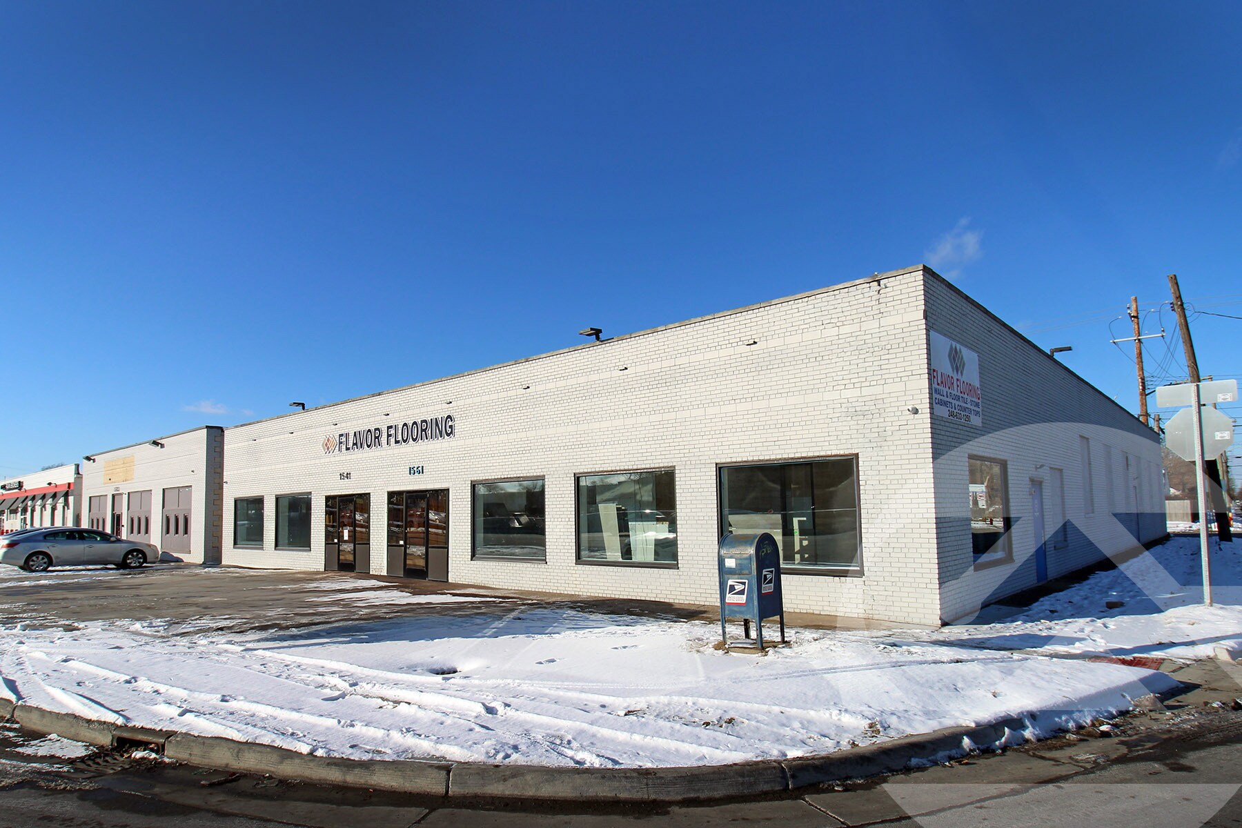 1541-1561 E 8 Mile Rd, Ferndale, MI for lease Building Photo- Image 1 of 2