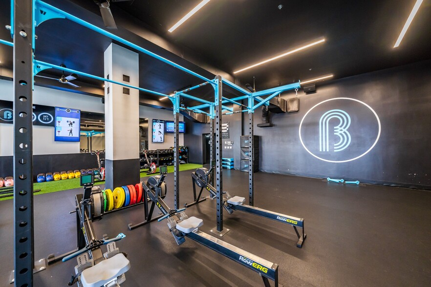 260 W Birch St, Brea, CA for lease - Building Photo - Image 3 of 21