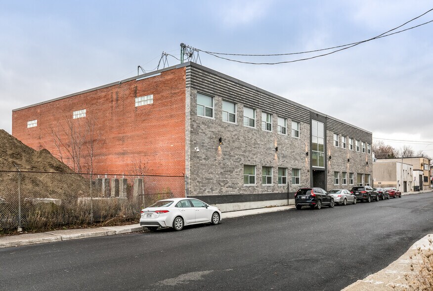 9850-9852 Rue Verville, Montréal, QC à vendre - Photo du bâtiment - Image 3 de 21