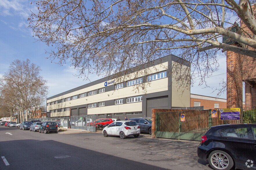 Industrial in San Fernando de Henares, Madrid for lease - Building Photo - Image 2 of 11