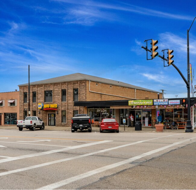 Plus de détails pour 8 N Main St, Rittman, OH - Bureau à louer