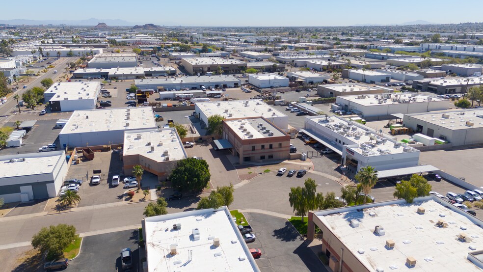 4615 S 33rd Pl, Phoenix, AZ à louer - Photo du bâtiment - Image 2 de 3