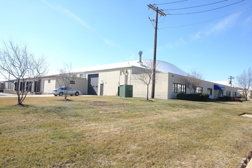 8 Easy St, Bridgewater, NJ for lease - Primary Photo - Image 1 of 6