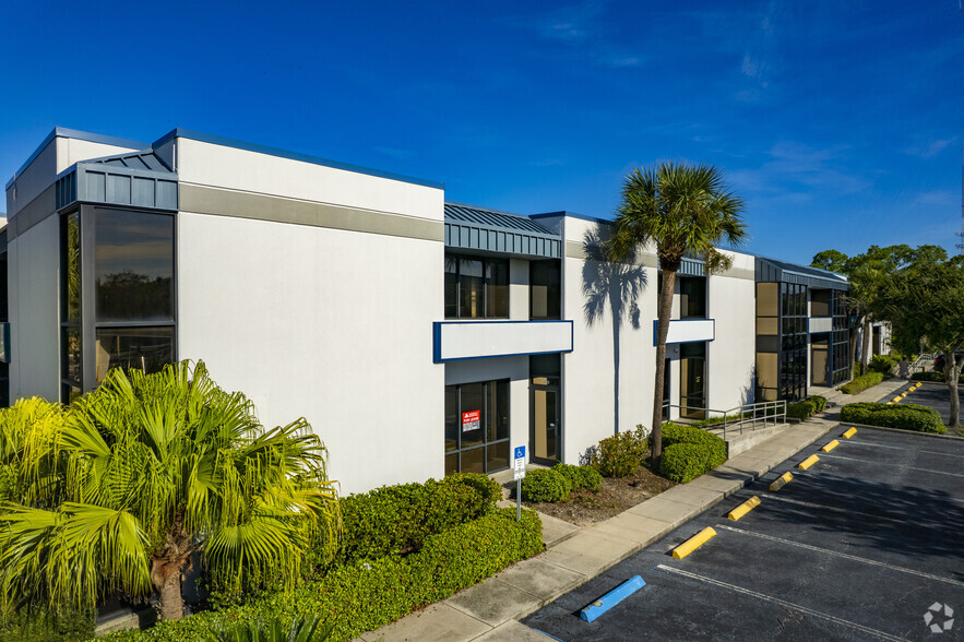 4023 Tampa Rd, Oldsmar, FL for lease - Building Photo - Image 2 of 18