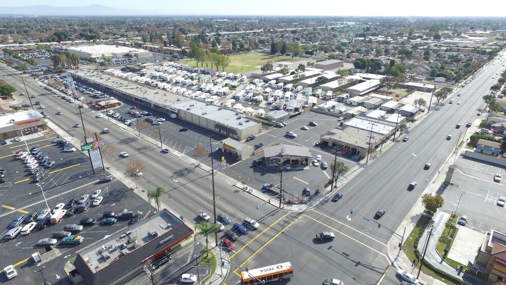 10231-10318 Rosecrans Ave, Bellflower, CA for lease - Building Photo - Image 2 of 2