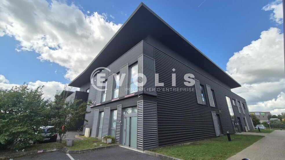 Office in Ferrieres En Brie for sale - Building Photo - Image 1 of 4