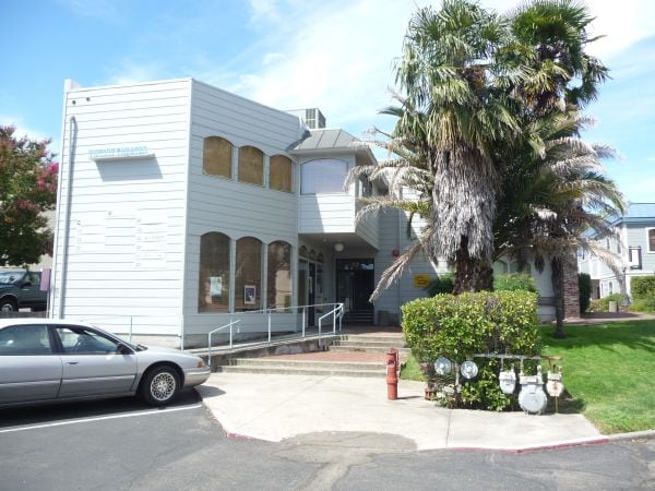 367-387 N State St, Ukiah, CA à vendre - Photo du bâtiment - Image 2 de 51