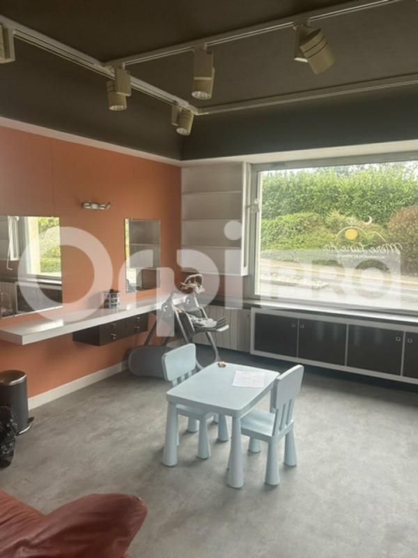 Retail in Chambry for lease Interior Photo- Image 1 of 3