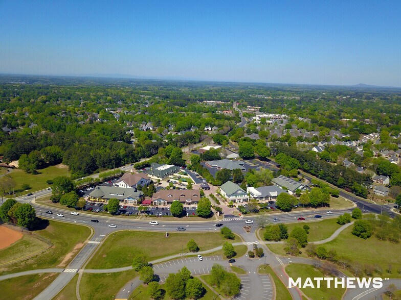 12040-12070 Etris Rd, Roswell, GA à vendre - Photo du bâtiment - Image 2 de 3
