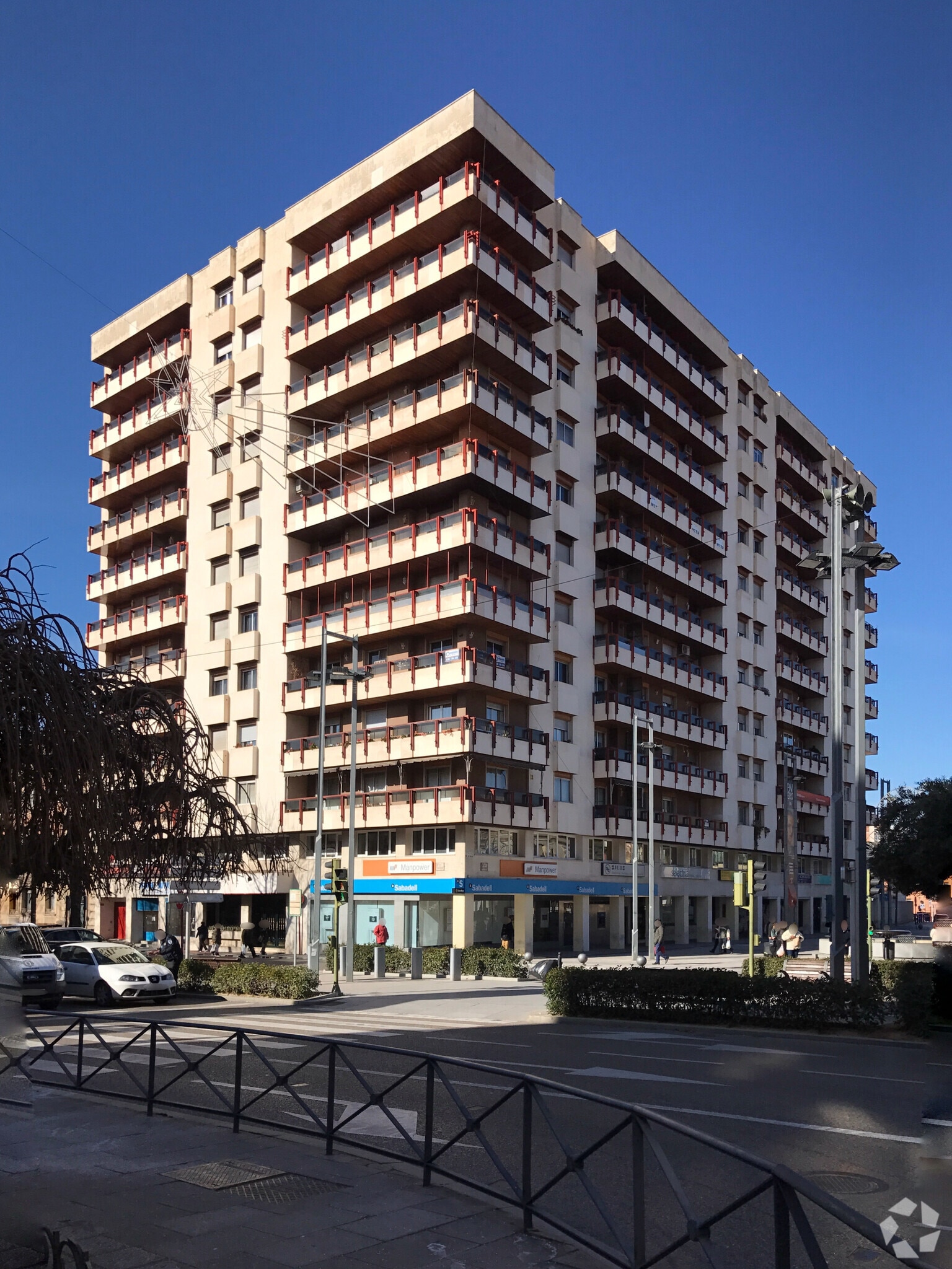 Retail in Guadalajara, Guadalajara for lease Building Photo- Image 1 of 2