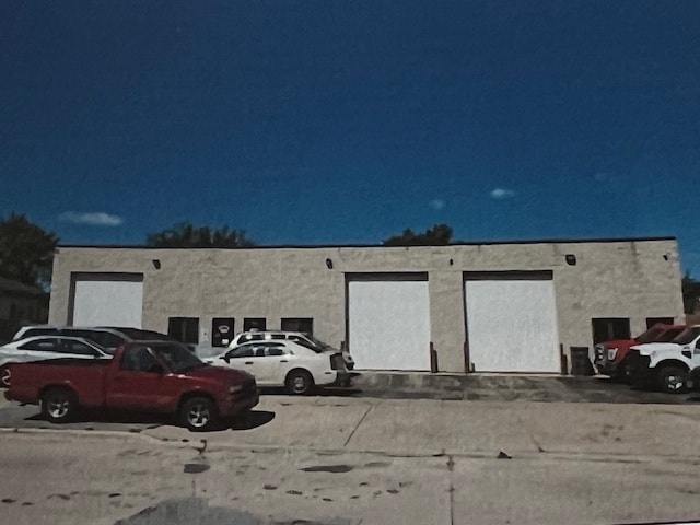 8626-8630 S 77th Ave, Bridgeview, IL for sale - Building Photo - Image 2 of 9
